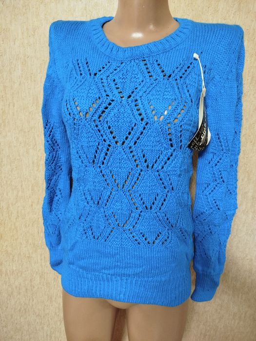 Продам свитер женский.