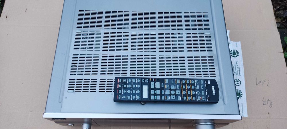 Yamaha RX-V3800 – amplituner 7.1. z pilotem