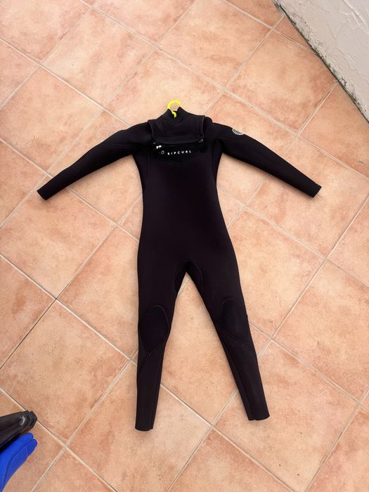 Fato surf Rip Curl 12 anos, impecável.