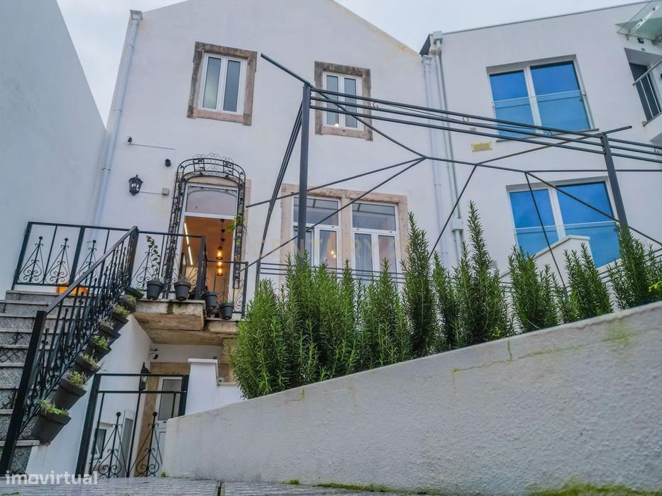 Charmoso prédio renovado no centro da Figueira da Foz, ideal para rent