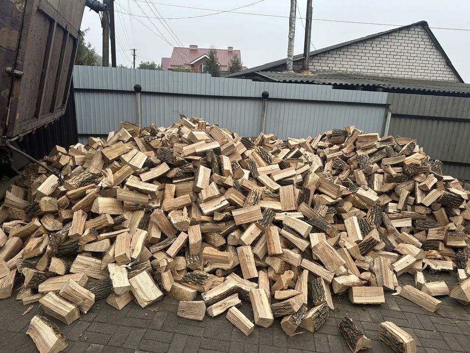 Дрова доставка от 3 складов  дуб ясень акацся  колотые с документами