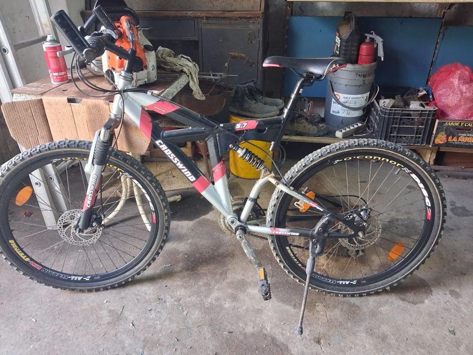 Bicicleta de estrada clássica + bicileta de btt