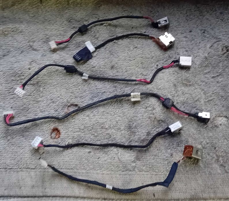 152 kable zasilajace do laptopów