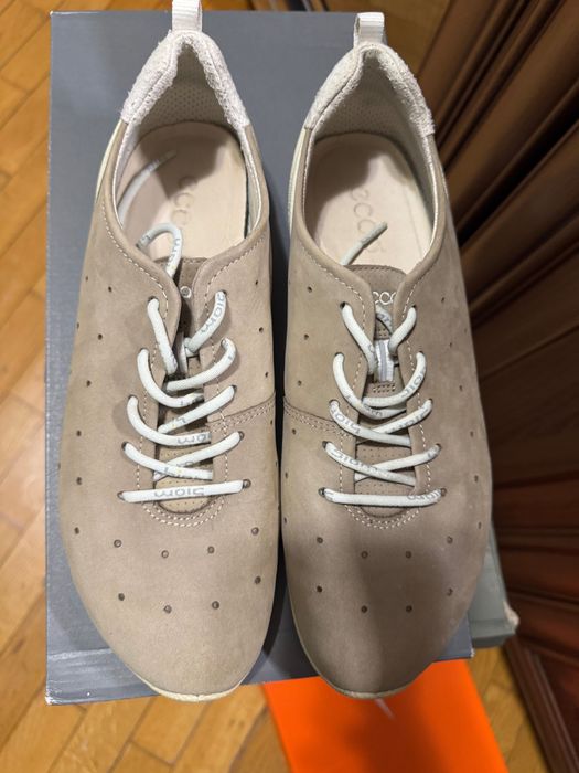 Продам оригінальні,шкіряні кросівки ECCO BIOM,unisex/розмір 40