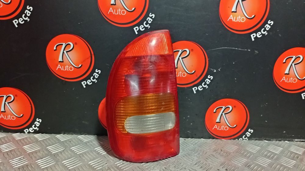 Farolim Stop Esq Opel Corsa B (S93)