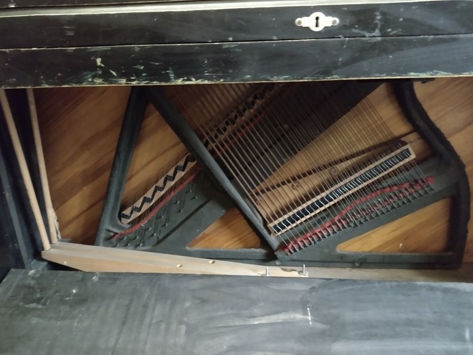 Продається пианино Кузбасс