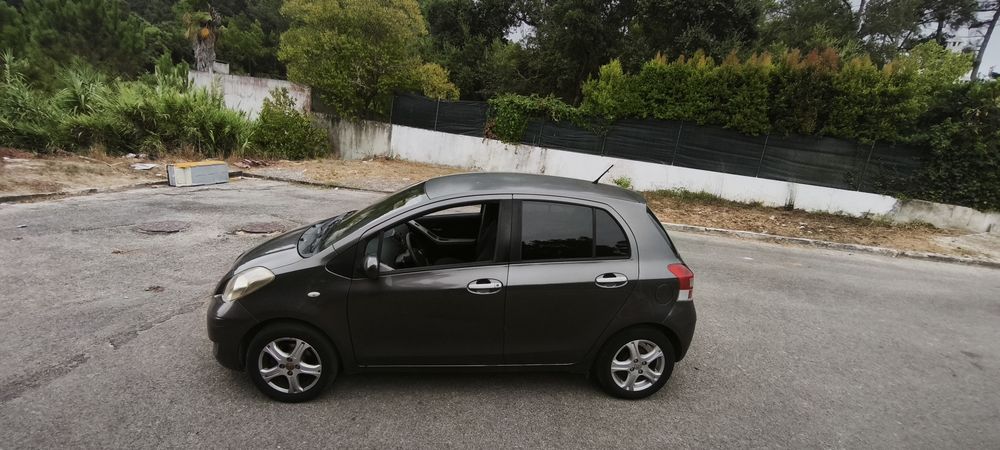 Vendo Toyota Yaris 1.0 VVT-I