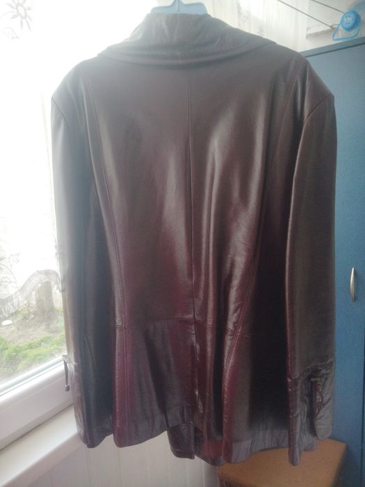 Жіноча шкіряна куртка - піджак великого розміру