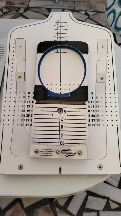Suporte de bastidor para máquina de bordar