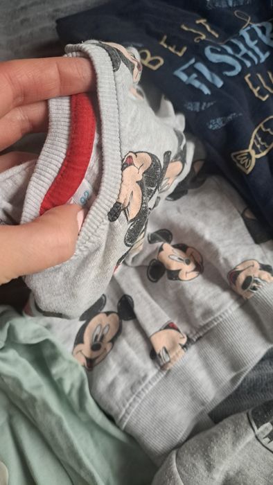 Zestaw  dla chłopca pantofle 25 bluzy , spodnie