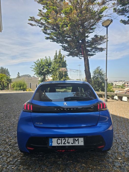 Peugeot 208 allure 1.2 110cv caixa de 6