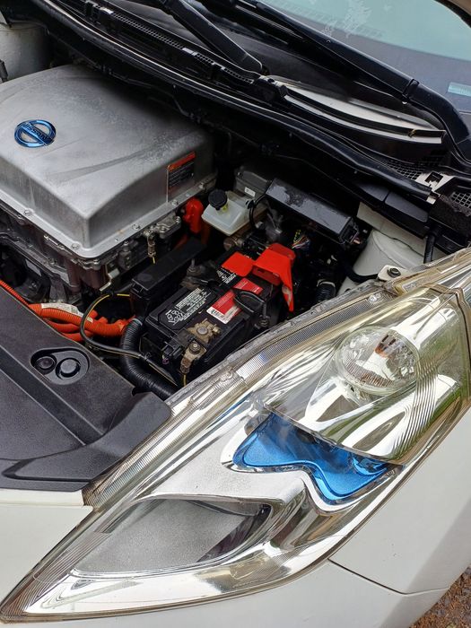 Продам Nissan Leaf