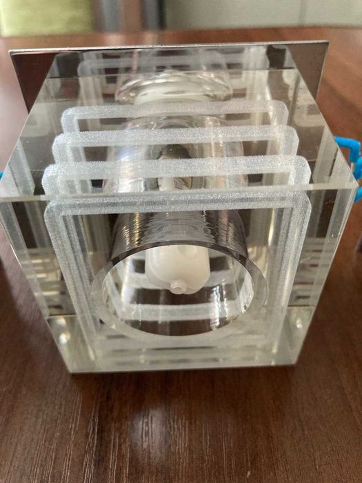 Стеклянные светильники в потолок, комплект.