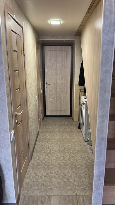 Продам дворівневу квартиру-гостинку