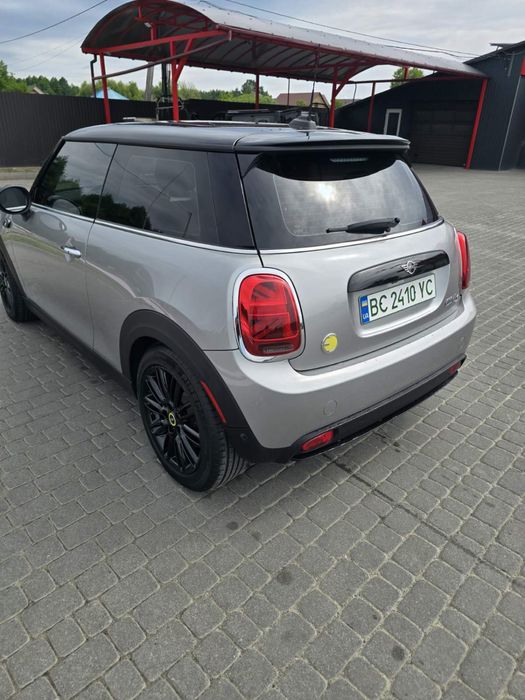 Mini Cooper SE 2023 електро