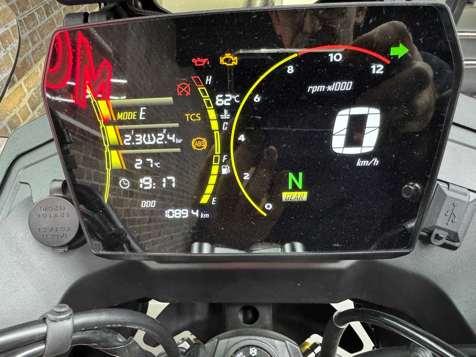 Voge 525 DSX Black Knight 10 mil Kms JAN 25