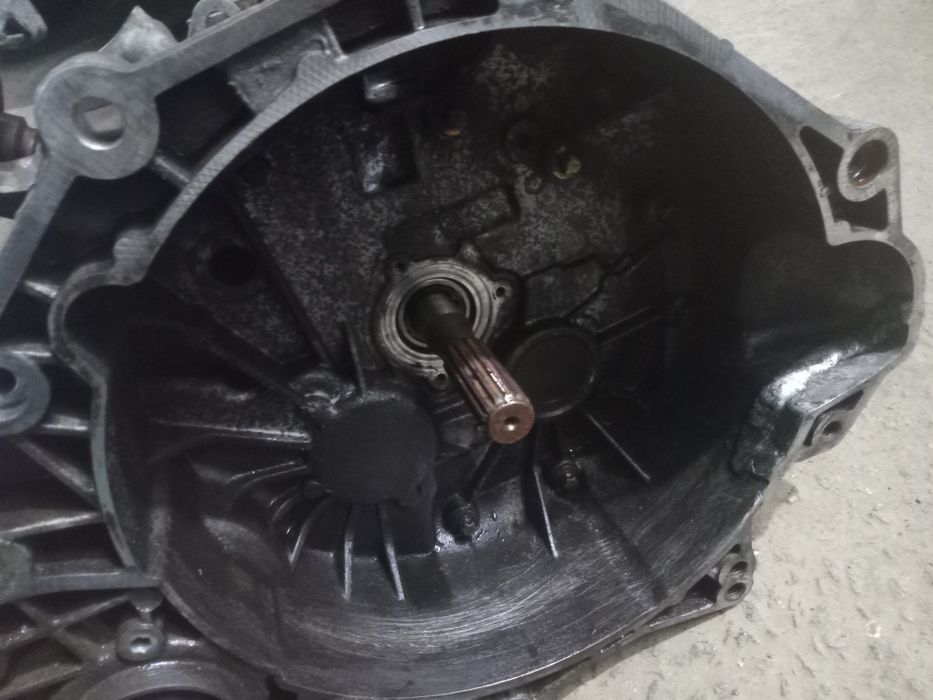 Продам кпп F23 до автомобіля опель вектра с з двигуном 2.2 бензин