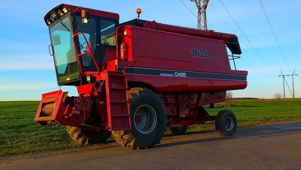 Комбайн зернозбиральний Case 1620