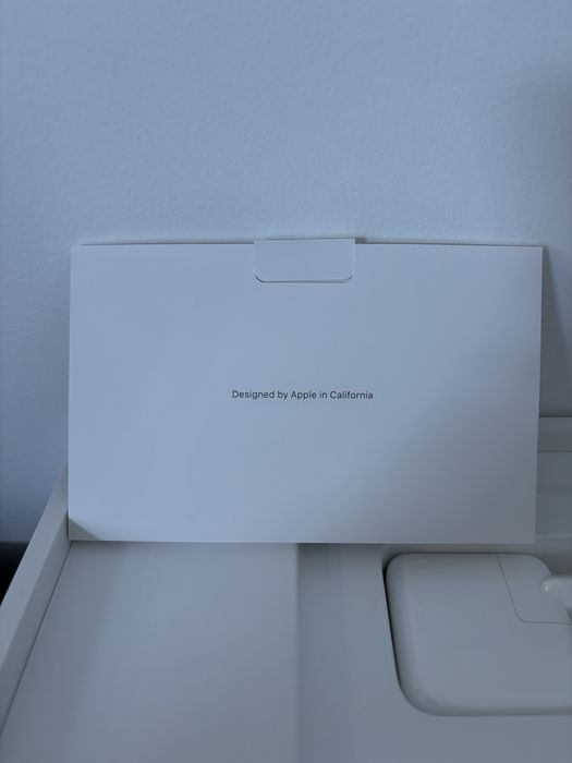 MacBook Air M4 13,6” + Apple Magic Mouse — 16GB / 512GB — COMO NOVO (Garantia 2 anos worten)