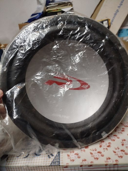 Vendo Alpine Type R Subwoofer 1000w