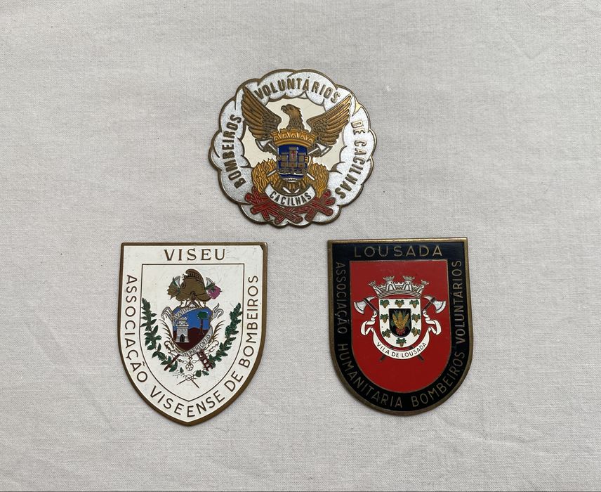 Conjunto crachas Bombeiros Voluntários Cacilhas / Viseu / Lousada 1990s