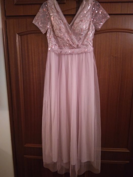 Aproveitar! Vestido lindos de ceremonia nunca usados  novos