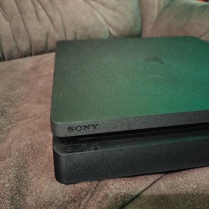 Продається PS4 Slim 1000 GB