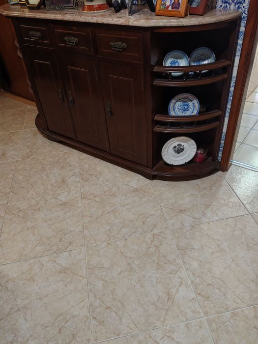 Sapateira tampo em mármore