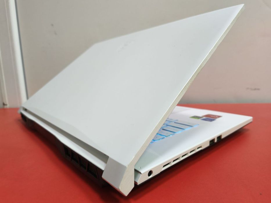 Ігровий ноутбук MSI Sword 17  i 7 / RTX3050