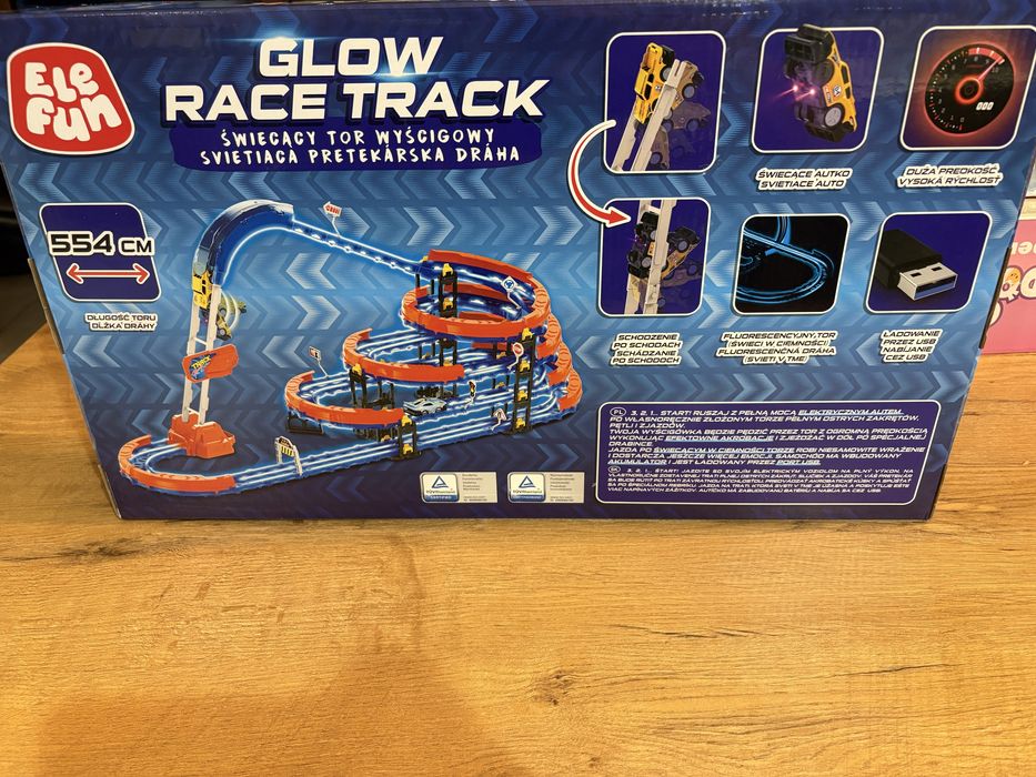 Tor wyścigowy świecący- glow race track
