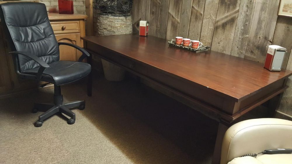 Stół z drzewa teakowego