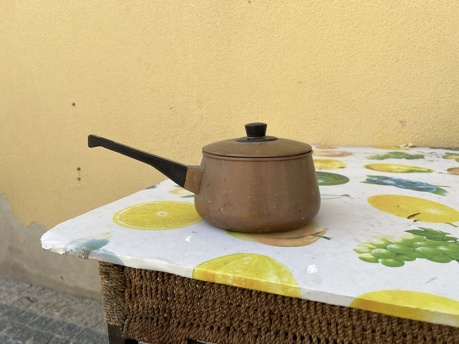 Panela antiga (sem qualquer furo)