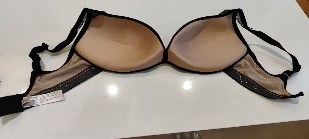 Nowy biustonosz Triumph 80 D