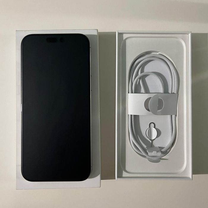 Selling iPhone 16 Pro Max with 1 month of use64354166586882121