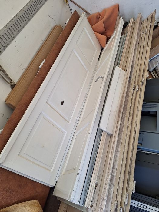 stare drzwi drewniane