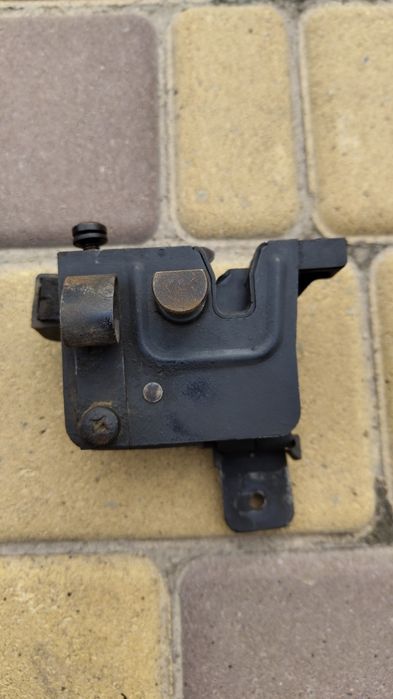 Замок капота BMW е38, е39