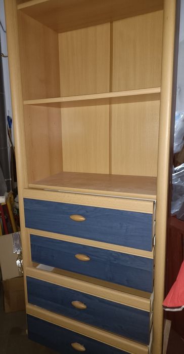 Segment z szufladami