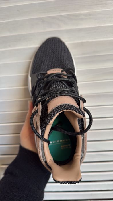 Нові кросивкі жиночи