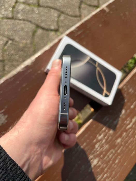 Iphone  16pro 128 мб…….