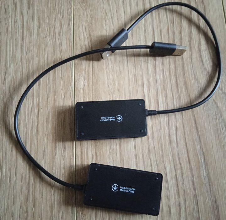 Концентратор Vinga USB2.0 VHA2A4