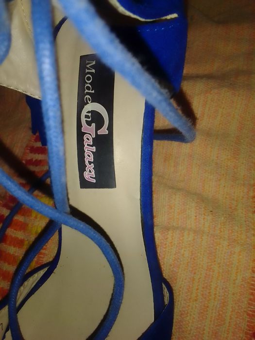 Sapato aberto  azul mode Galáxi bom estado só 6€ tam 37