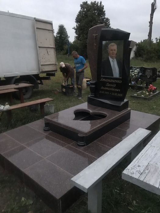 Пам'ятники, для військових комплекси,вироби з граніту, меморіальні ко