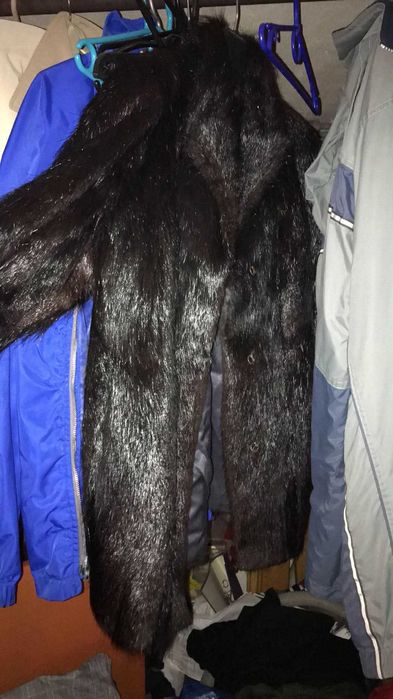 Czarne futro damskie vintage z naturalnej nutrii lata 80. klasyczny fason