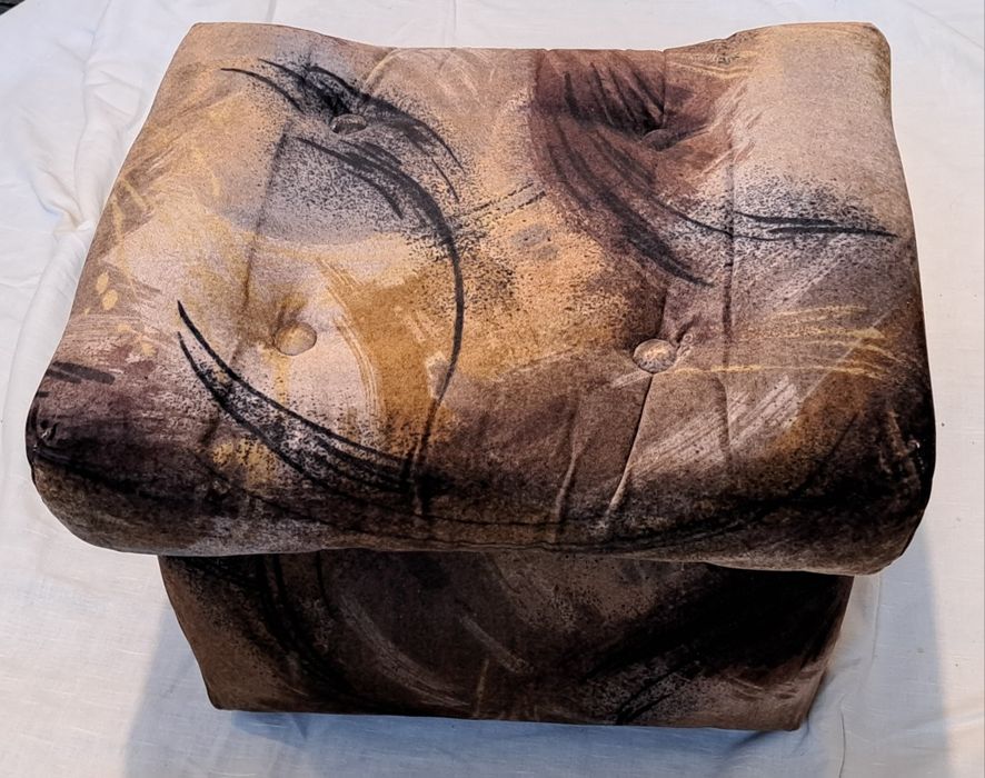 Pufa otwierana, schowek