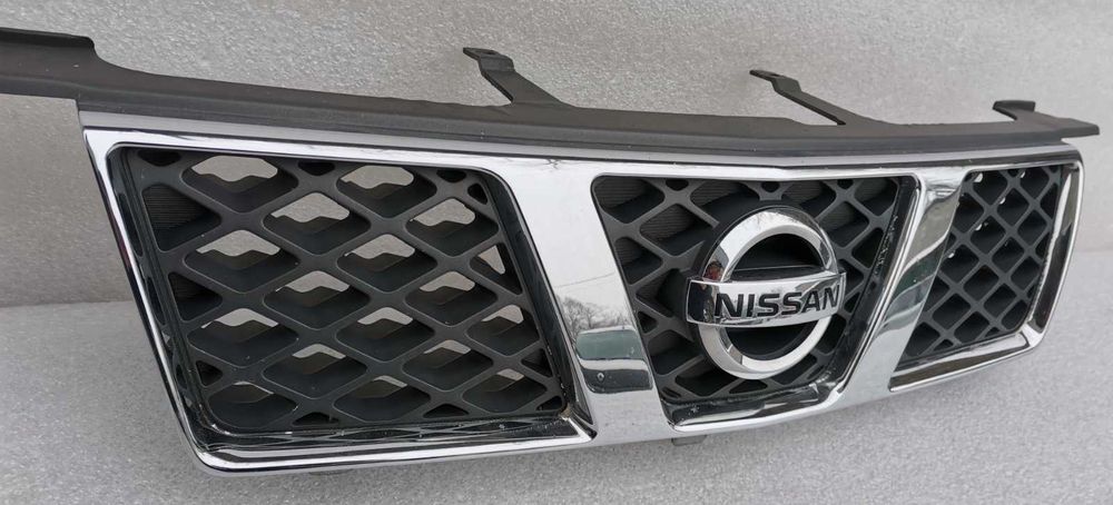 Решетка радиатора Nissan X-Trail T30 2001-2007г.в. оригинал