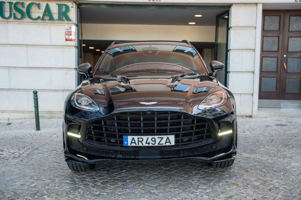 Aston Martin DBX 707