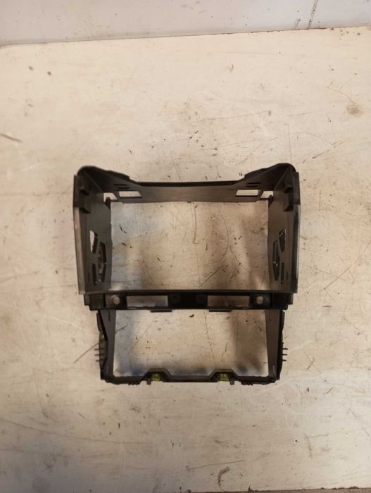 Gaiola / Suporte Interno da Consola Central 2 din VW Scirocco – Original
