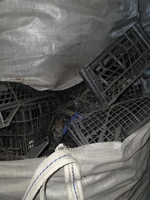 Продам лом пластикових ящиків