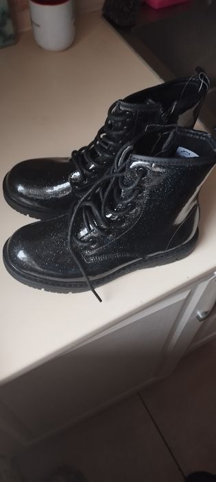 Лакові черевички