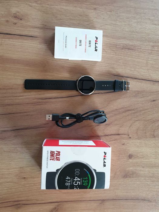 Smartwatch Polar Ignite, czarno-srebrny